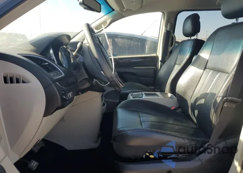 2013 Chrysler Town & Country Touring из США, поврежденный, VIN 2C4RC1BG3DR684116